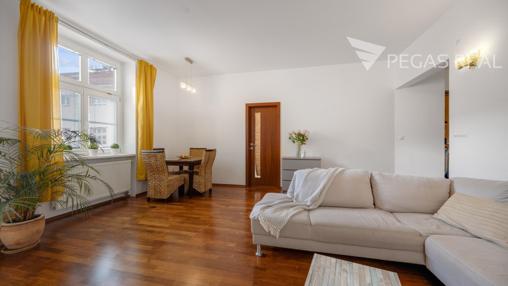 Krásny 4 izbový byt na Zochovej ulici