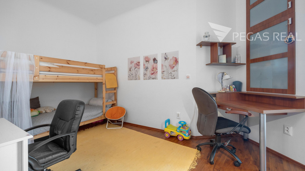 Krásny 4 izbový byt na Zochovej ulici