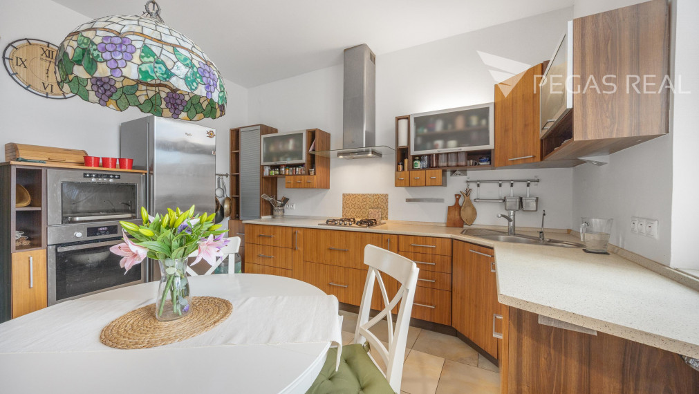 Krásny 4 izbový byt na Zochovej ulici