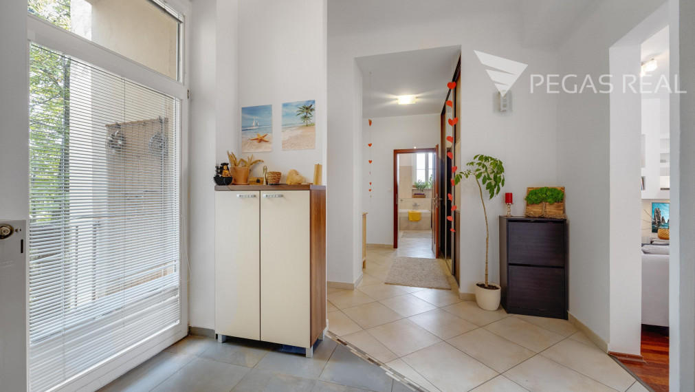 Krásny 4 izbový byt na Zochovej ulici