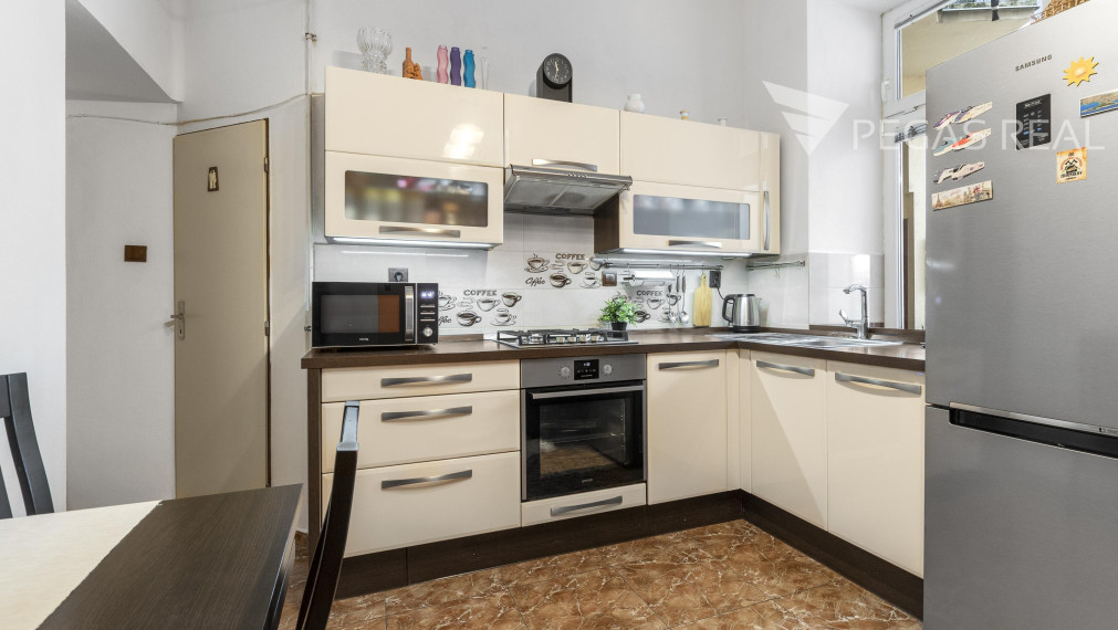 PREDANÉ -  2-izbový staromestský byt v úplnom centre BA.