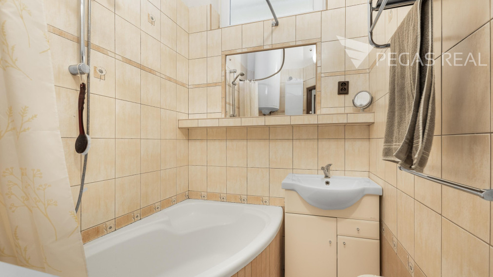 PREDANÉ -  2-izbový staromestský byt v úplnom centre BA.