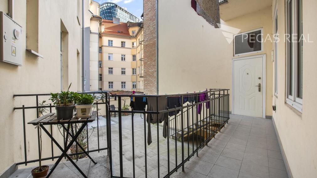 PREDANÉ -  2-izbový staromestský byt v úplnom centre BA.