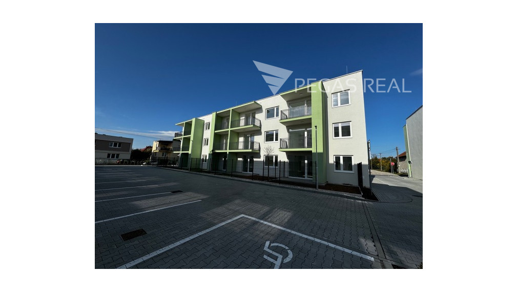 POSLEDNÝ 1-izbový byt v projekte ĎATELINISKÁ