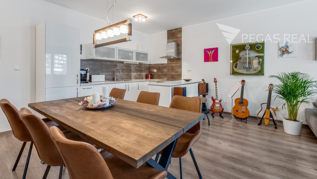 3 izbový byt v novostavbe v Ružinove s parkingom - VIDEO