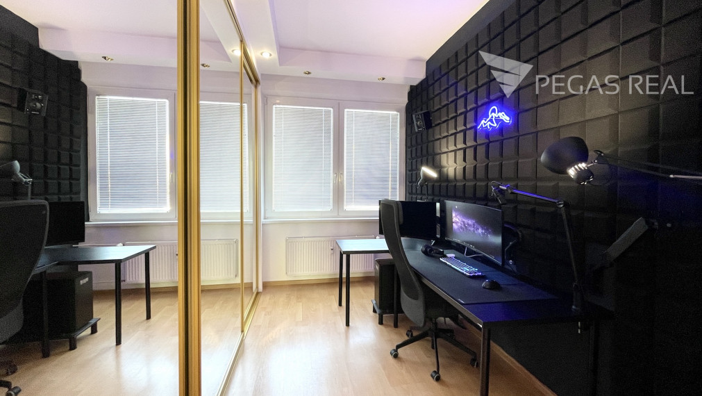 **PREDANÝ** Priestranný, kompletne zariadený 3i byt s dvoma loggiami, Dopravná ul., Rača