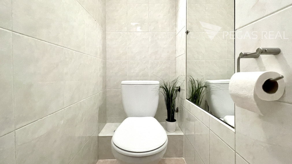 **PREDANÝ** Priestranný, kompletne zariadený 3i byt s dvoma loggiami, Dopravná ul., Rača