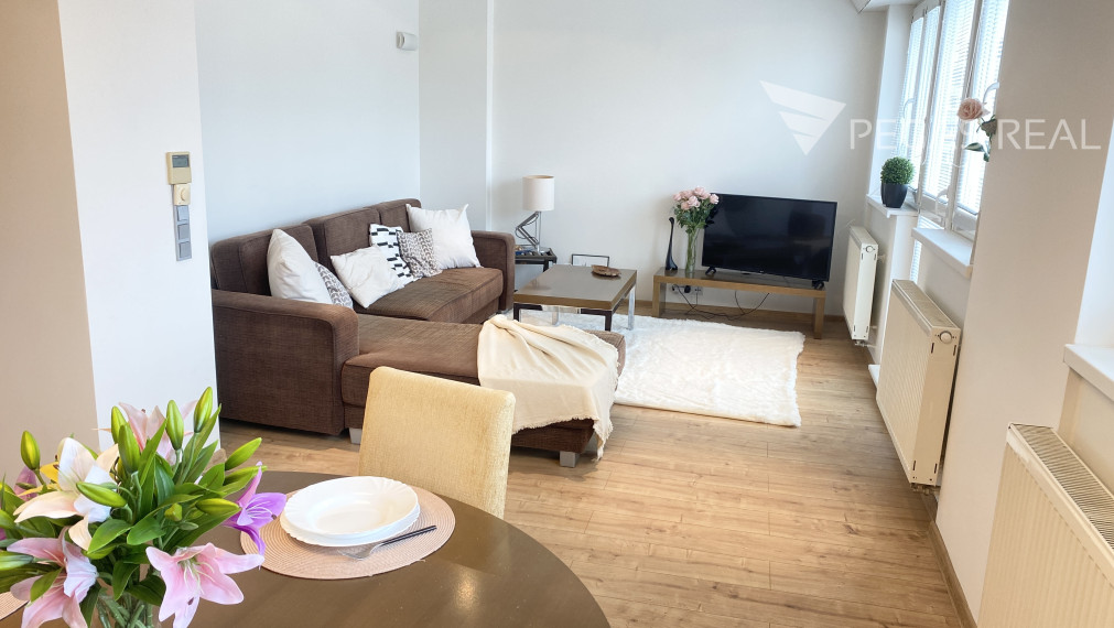 2-izbový byt s krásnou terasou v úplnou centre BA - Gorkého ul.