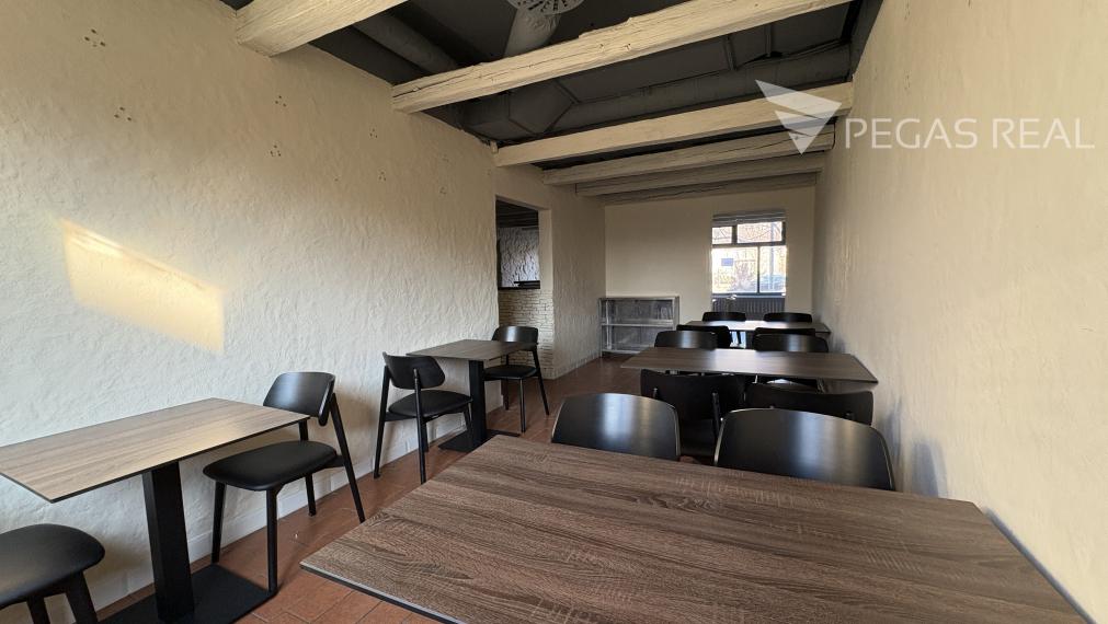 Gastro priestor so zariadením v Ružinove-Mierová ulica