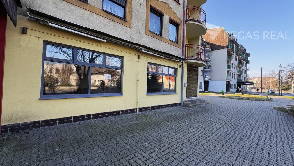 Gastro priestor so zariadením v Ružinove-Mierová ulica