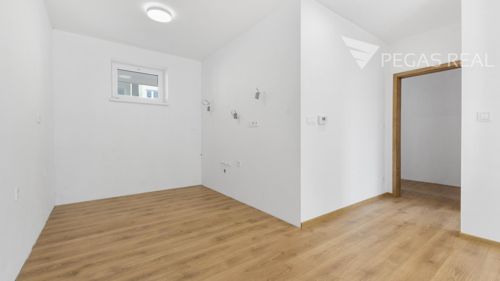 ŠTANDARD V CENE NA POSLEDNÉ 2 IZBOVÉ BYTY - ĎATELINISKÁ