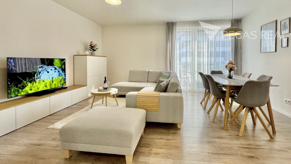 **PREDANÝ** Priestranný klimatizovaný 3i byt s dvoma balkónmi v lukratívnom projekte Záhradné Vily