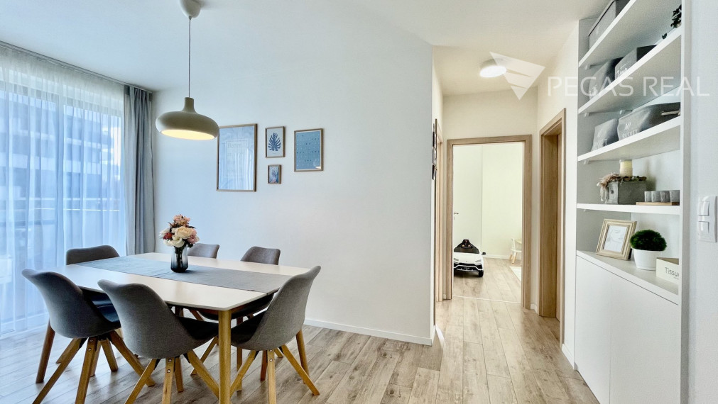 **PREDANÝ** Priestranný klimatizovaný 3i byt s dvoma balkónmi v lukratívnom projekte Záhradné Vily