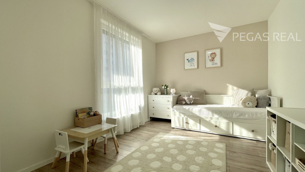 **PREDANÝ** Priestranný klimatizovaný 3i byt s dvoma balkónmi v lukratívnom projekte Záhradné Vily