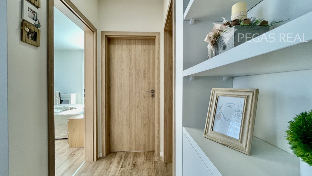 **PREDANÝ** Priestranný klimatizovaný 3i byt s dvoma balkónmi v lukratívnom projekte Záhradné Vily