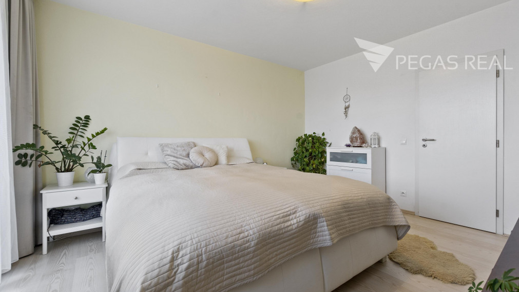 REZERVOVANÉ: 3 izbový byt s krásnym výhľadom a dvomi loggiami - Kramáre