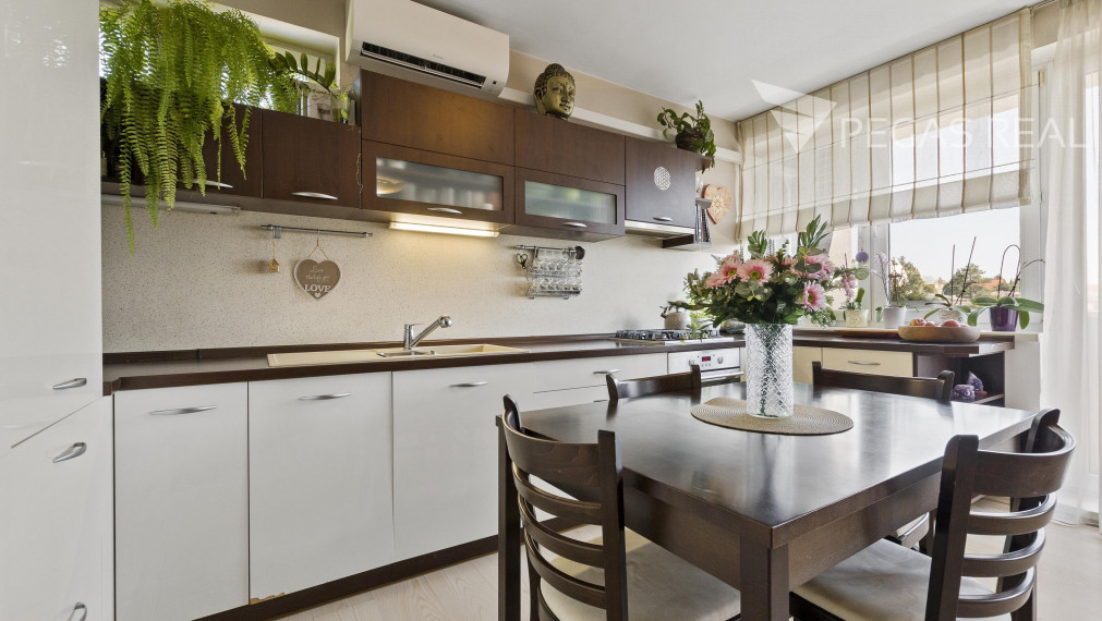 REZERVOVANÉ: 3 izbový byt s krásnym výhľadom a dvomi loggiami - Kramáre