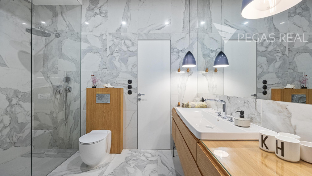 NOVÁ CENA - Luxusný 5-izbový byt v Starom Meste na Leškovej ulici - VIDEO