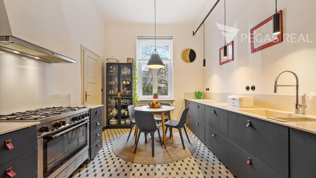 NOVÁ CENA - Luxusný 5-izbový byt v Starom Meste na Leškovej ulici - VIDEO