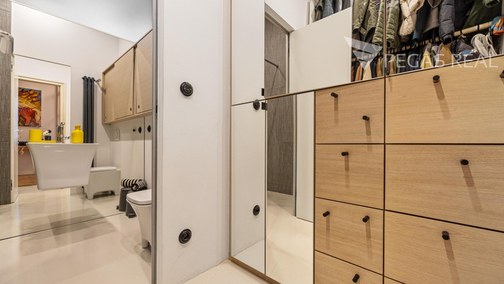 NOVÁ CENA - Luxusný 5-izbový byt v Starom Meste na Leškovej ulici - VIDEO