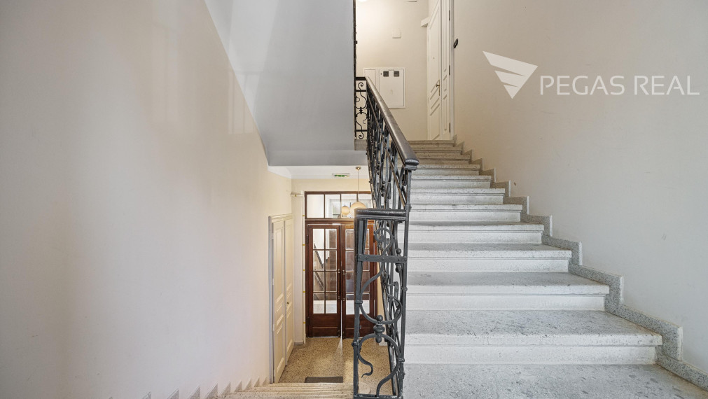 NOVÁ CENA - Luxusný 5-izbový byt v Starom Meste na Leškovej ulici - VIDEO