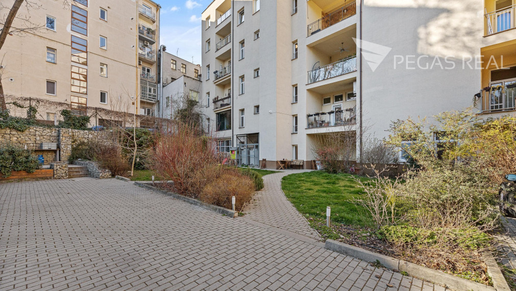 NOVÁ CENA - Luxusný 5-izbový byt v Starom Meste na Leškovej ulici - VIDEO