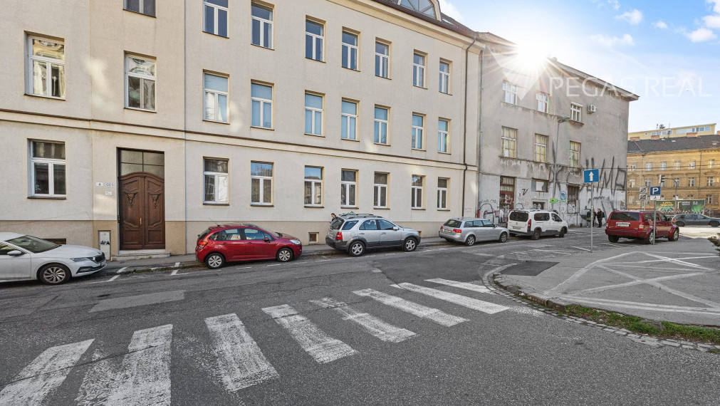 NOVÁ CENA - Luxusný 5-izbový byt v Starom Meste na Leškovej ulici - VIDEO