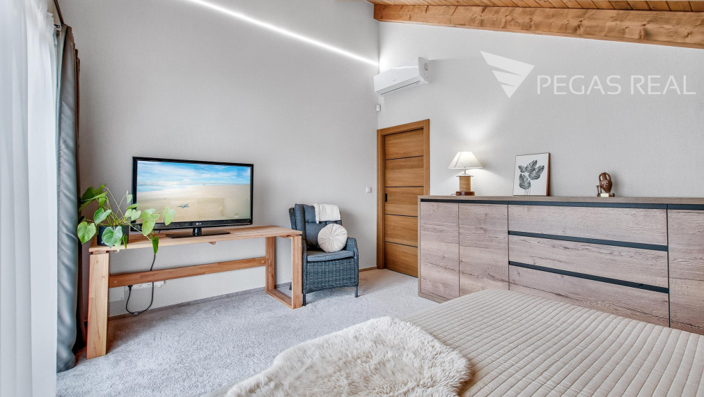 Fenomenálny hausbót v exkluzívnej lokalite Jaroveckého ramena - VIDEO