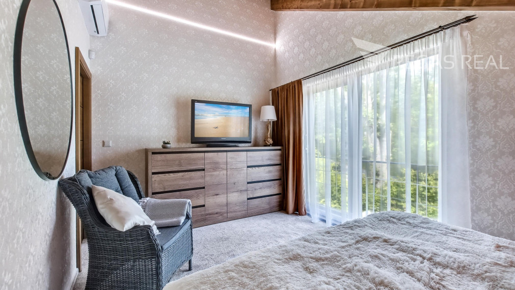 Fenomenálny hausbót v exkluzívnej lokalite Jaroveckého ramena - VIDEO