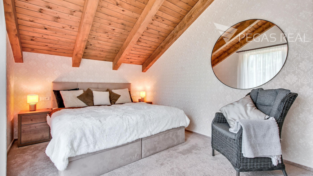 Fenomenálny hausbót v exkluzívnej lokalite Jaroveckého ramena - VIDEO