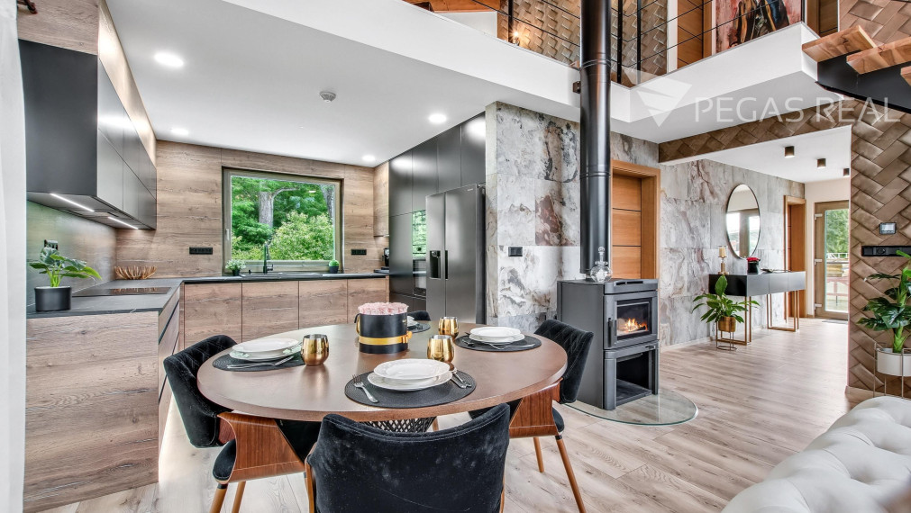 Fenomenálny hausbót v exkluzívnej lokalite Jaroveckého ramena - VIDEO