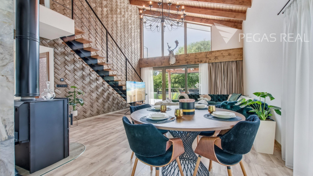 Fenomenálny hausbót v exkluzívnej lokalite Jaroveckého ramena - VIDEO