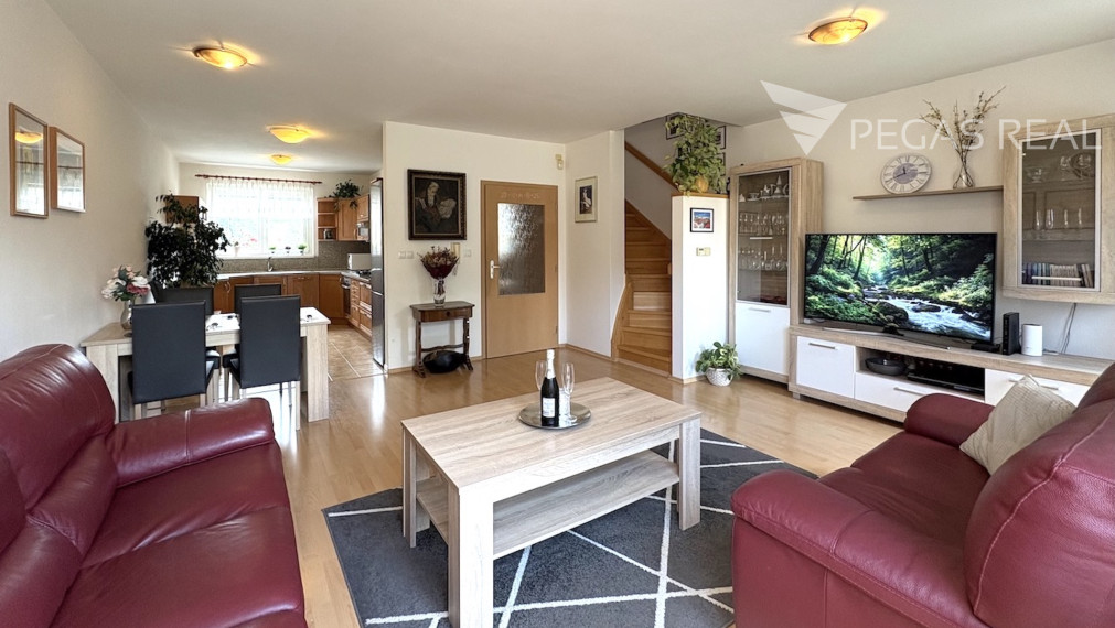 **PREDANÝ** Slnečný 5i rodinný dom so záhradou a garážou v príjemnom tichom prostredí DNV v časti Paulinské