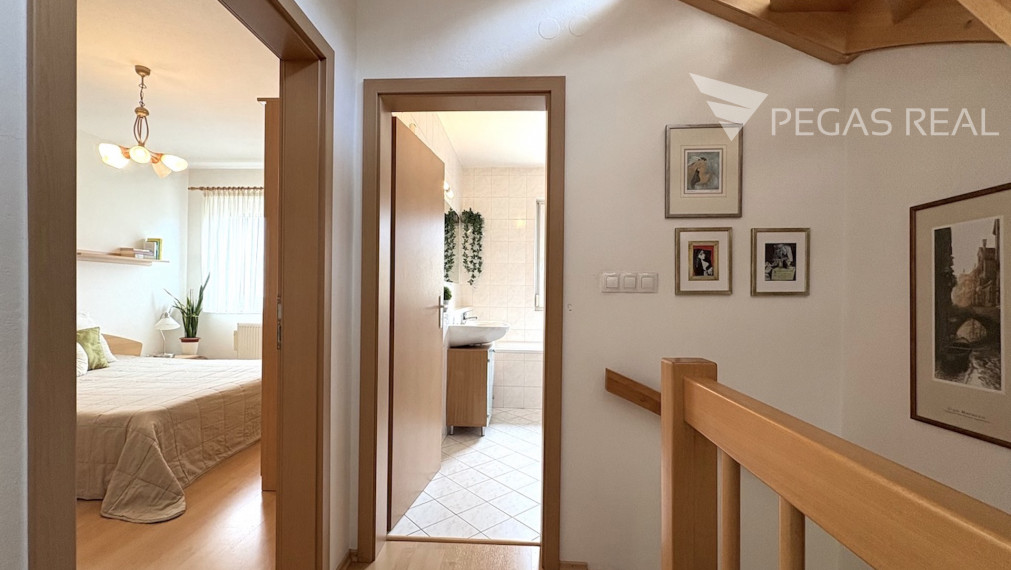 **PREDANÝ** Slnečný 5i rodinný dom so záhradou a garážou v príjemnom tichom prostredí DNV v časti Paulinské