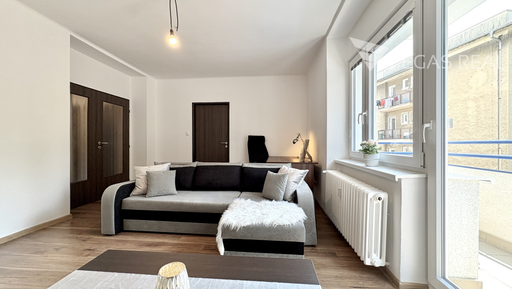 **PREDANÝ** Priestranný 2i byt s balkónom neďaleko Horského parku, Sokolská ul.