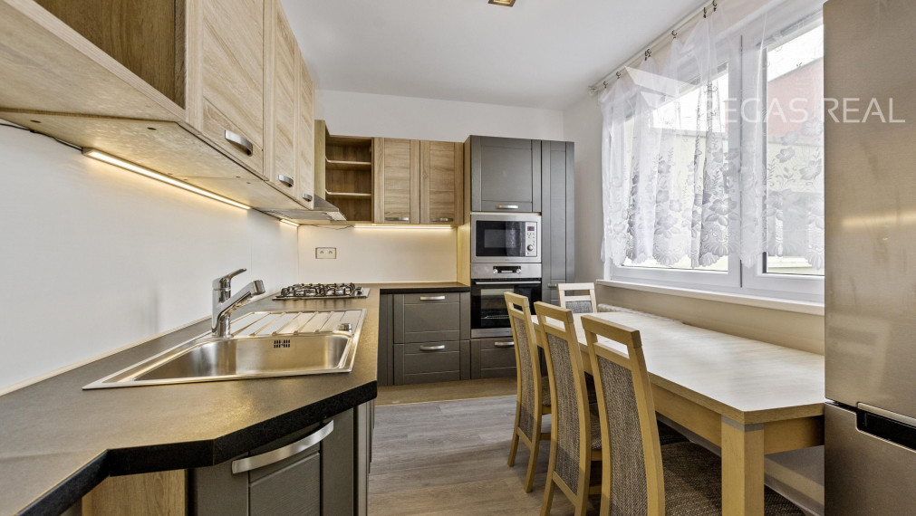 REZERVOVANÉ 3-izbový byt po kompletnej rekonštrukcii s loggiou - VIDEO