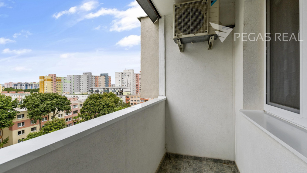 REZERVOVANÉ 3-izbový byt po kompletnej rekonštrukcii s loggiou - VIDEO