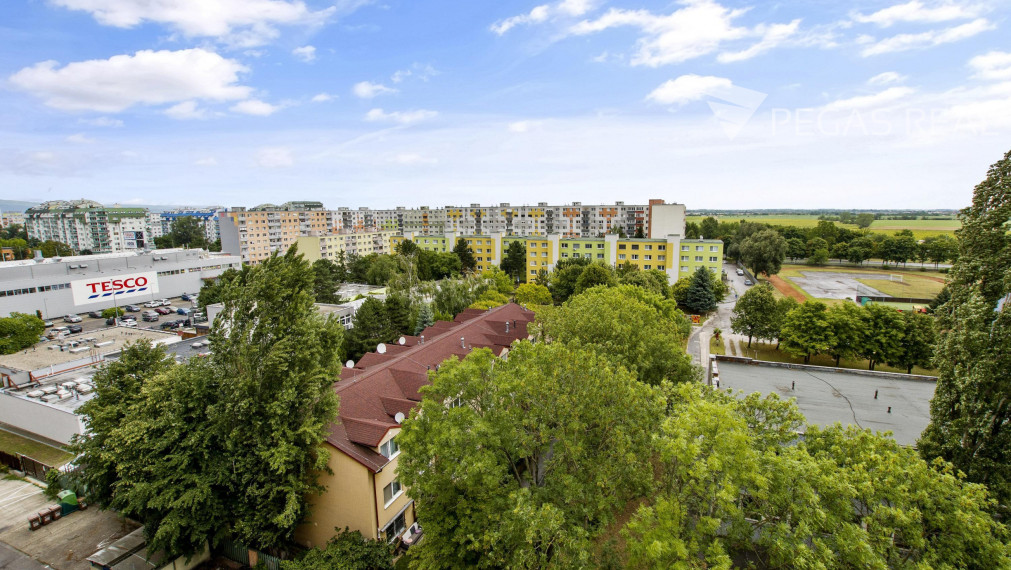 REZERVOVANÉ 3-izbový byt po kompletnej rekonštrukcii s loggiou - VIDEO