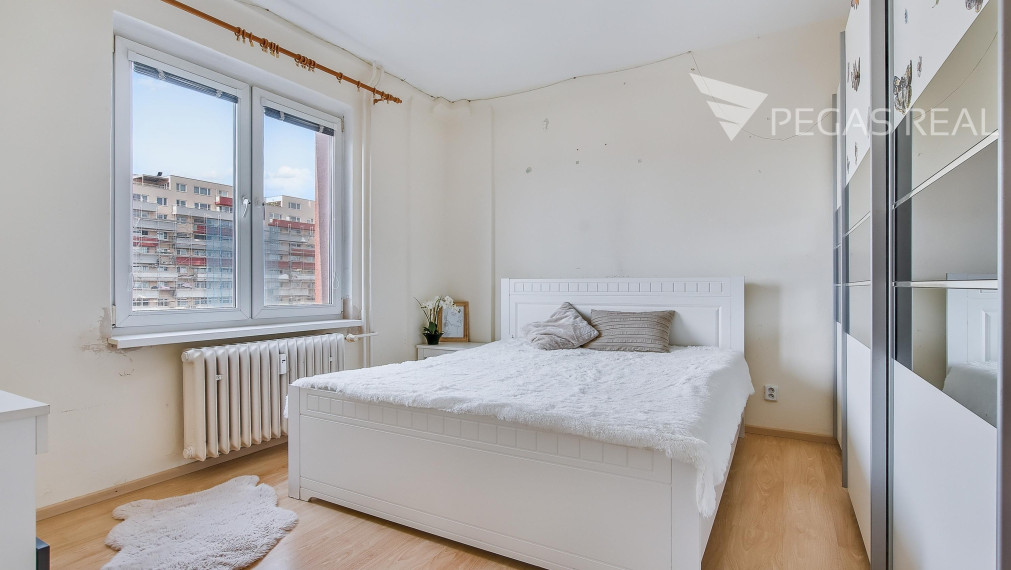 REZERVOVANÉ -3,5 -izbový byt na Martinčekovej ul. v BA vhodný na rekonštrukciu