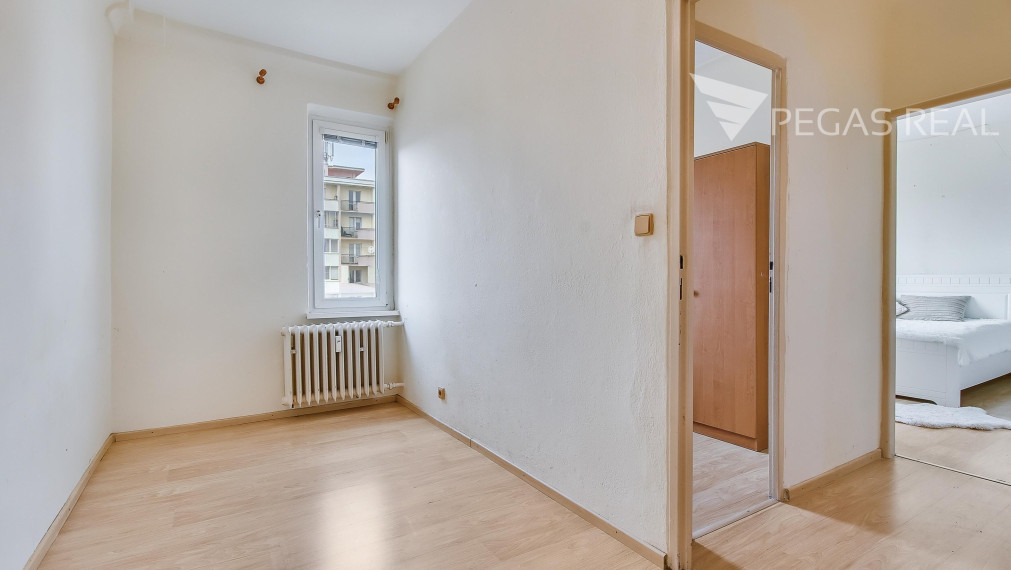 REZERVOVANÉ -3,5 -izbový byt na Martinčekovej ul. v BA vhodný na rekonštrukciu