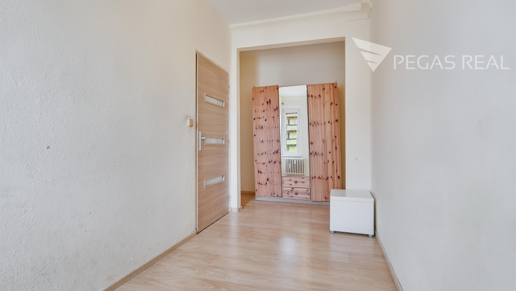 REZERVOVANÉ -3,5 -izbový byt na Martinčekovej ul. v BA vhodný na rekonštrukciu