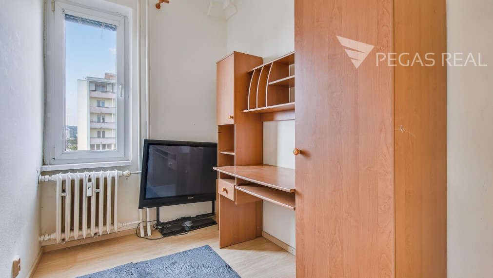 REZERVOVANÉ -3,5 -izbový byt na Martinčekovej ul. v BA vhodný na rekonštrukciu