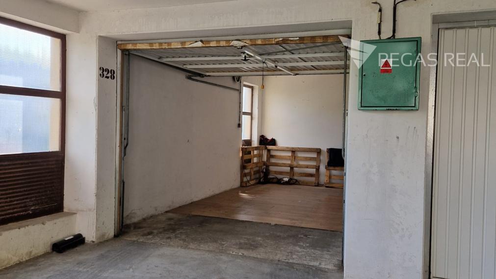 Samostatná garáž Dlhé Diely - Hlaváčikova ulica