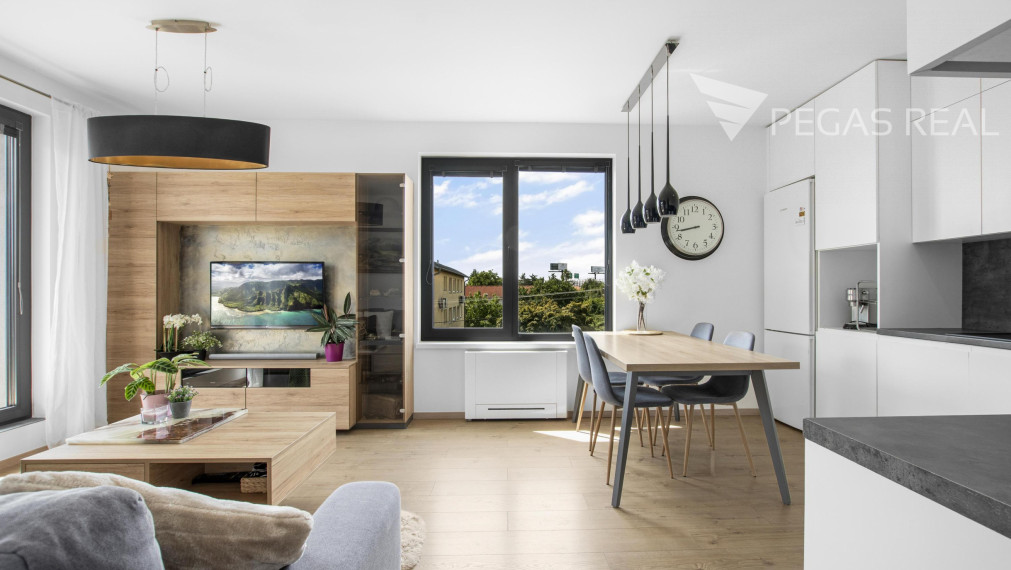 REZERVOVANÉ: Krásny 3-izbový byt s veľkým slnečným balkónom v Ružinove