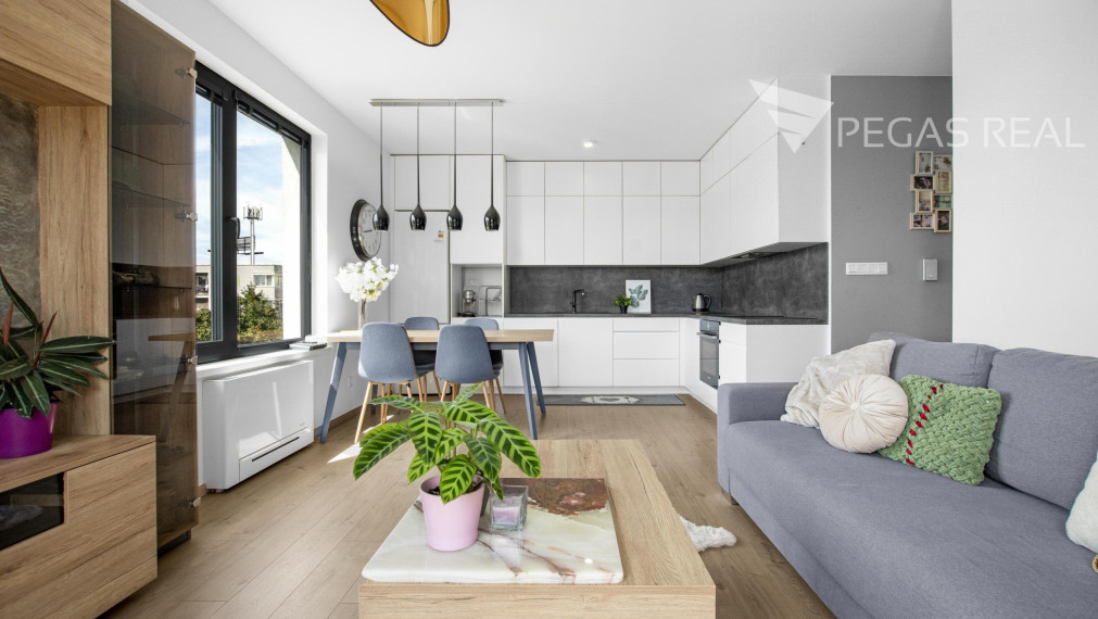 REZERVOVANÉ: Krásny 3-izbový byt s veľkým slnečným balkónom v Ružinove