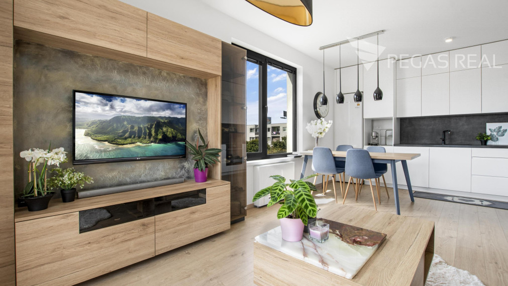 REZERVOVANÉ: Krásny 3-izbový byt s veľkým slnečným balkónom v Ružinove