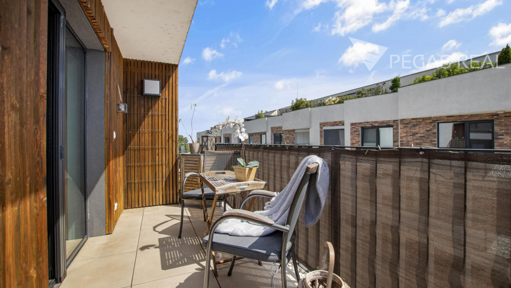 REZERVOVANÉ: Krásny 3-izbový byt s veľkým slnečným balkónom v Ružinove