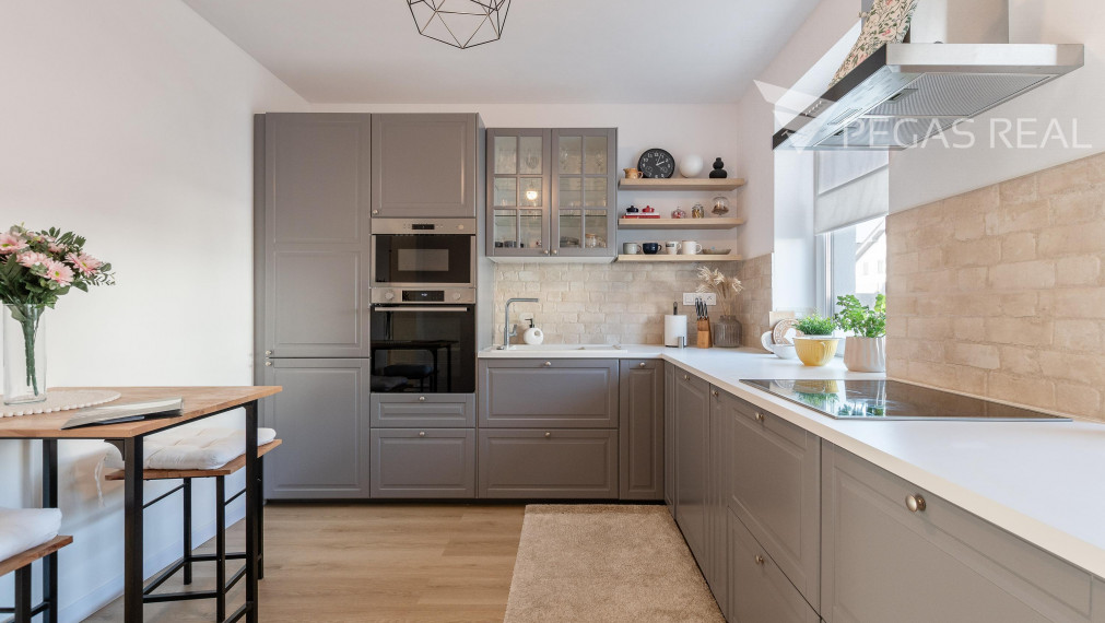 Slnečná - západná strana Rodinný dom  Hviezdoslavov -  ZARIADENY