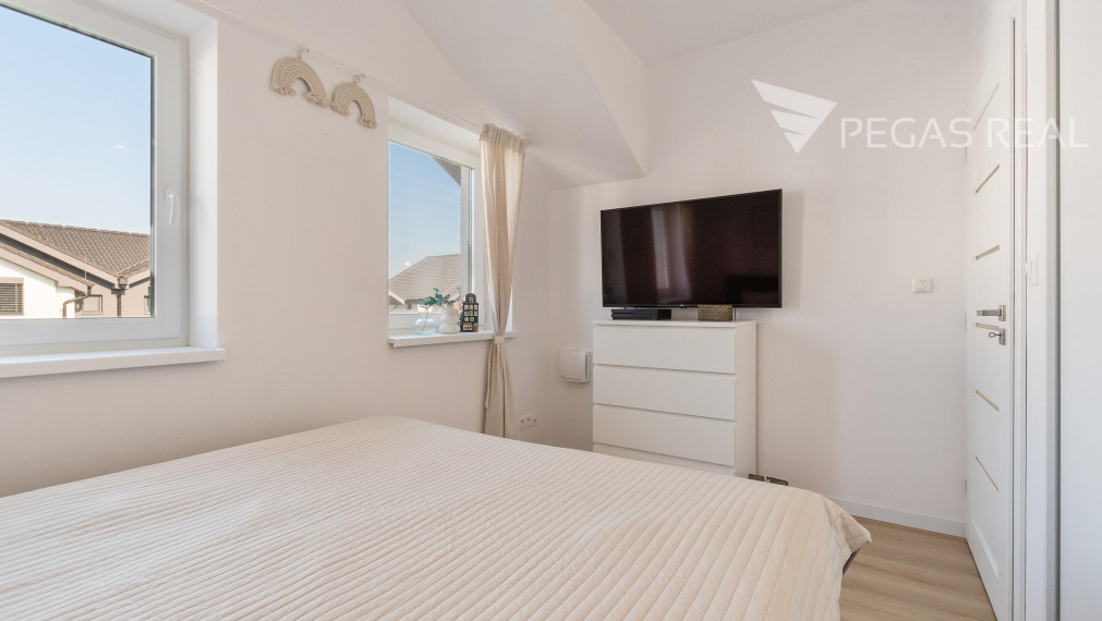 Slnečná - západná strana Rodinný dom  Hviezdoslavov -  ZARIADENY