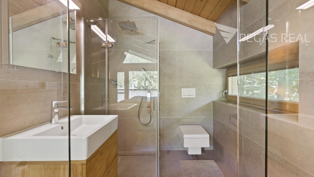 LUXUSNÝ CHALET PRI LYŽIARSKOM STREDISKU JASNÁ NA TÁLOCH V BYSTREJ - NÍZKE TATRY